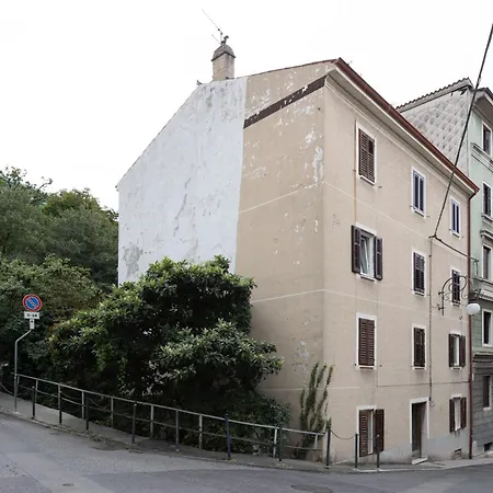 Appartement [free Netflix&wi-fi] Modern Roiano *